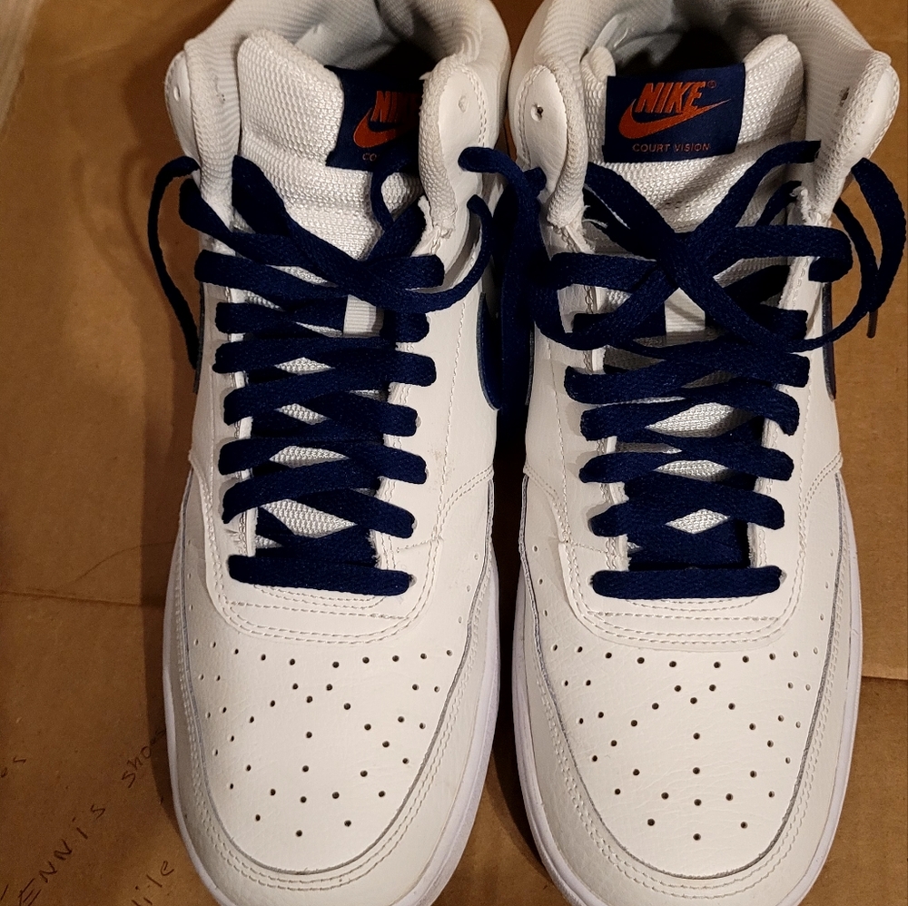 Mens tenis shoes brand nike court visiocn sz 10 color white black